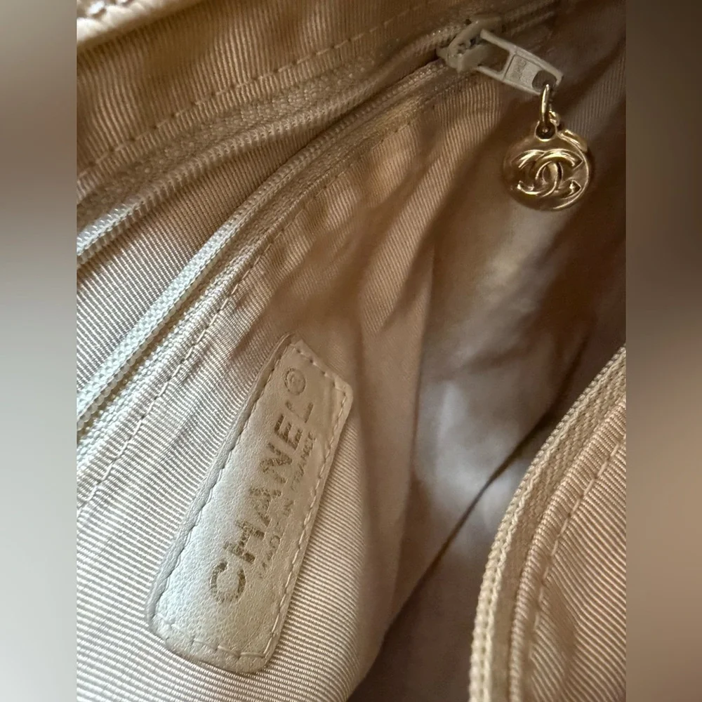 CHANEL Leather Tote with Logo-see callouts